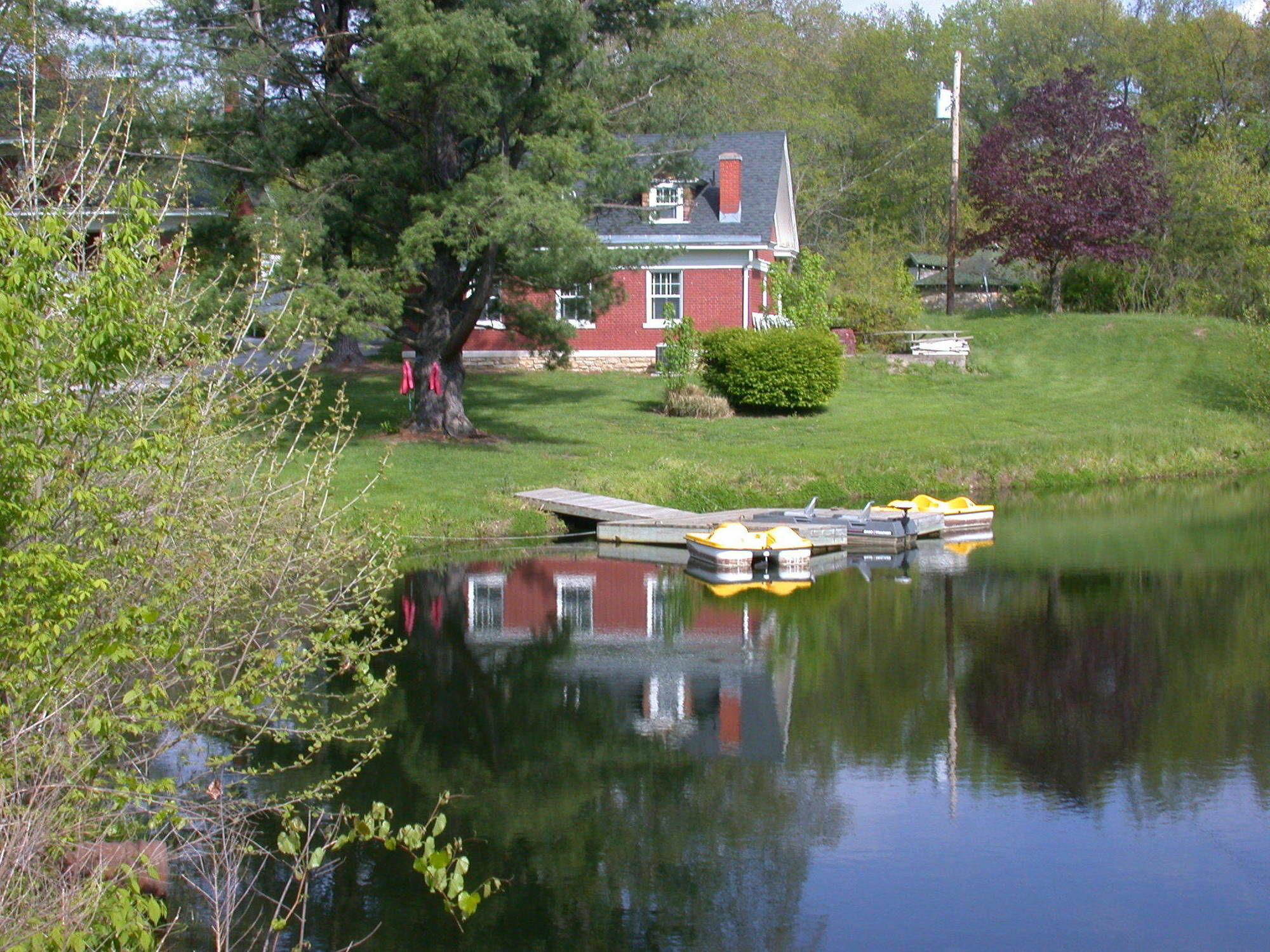 Inn On Crescent Lake Bed And Breakfast Excelsior Springs Exterior photo